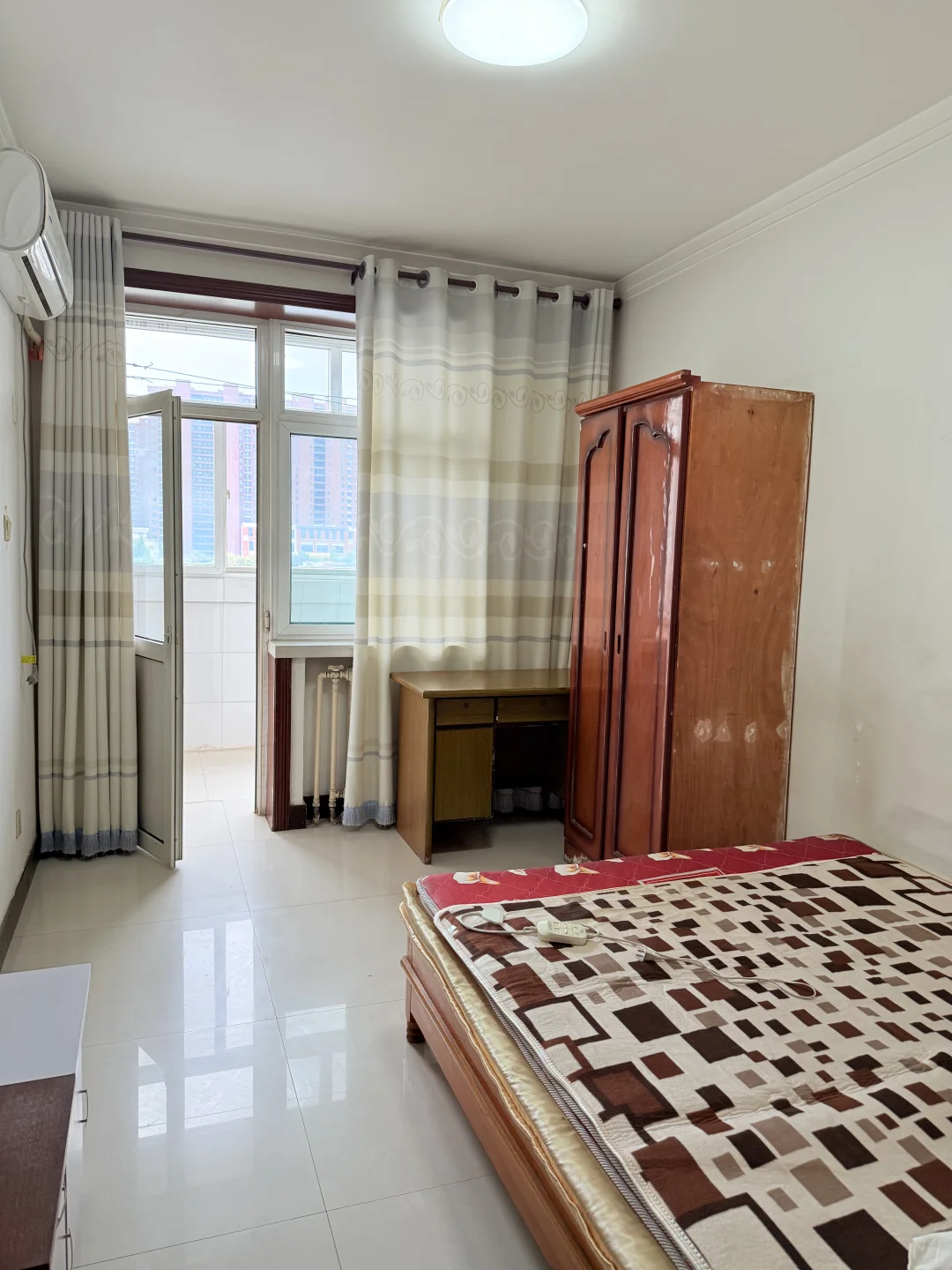 房东自卖邢台市中心四室两厅，随时看房