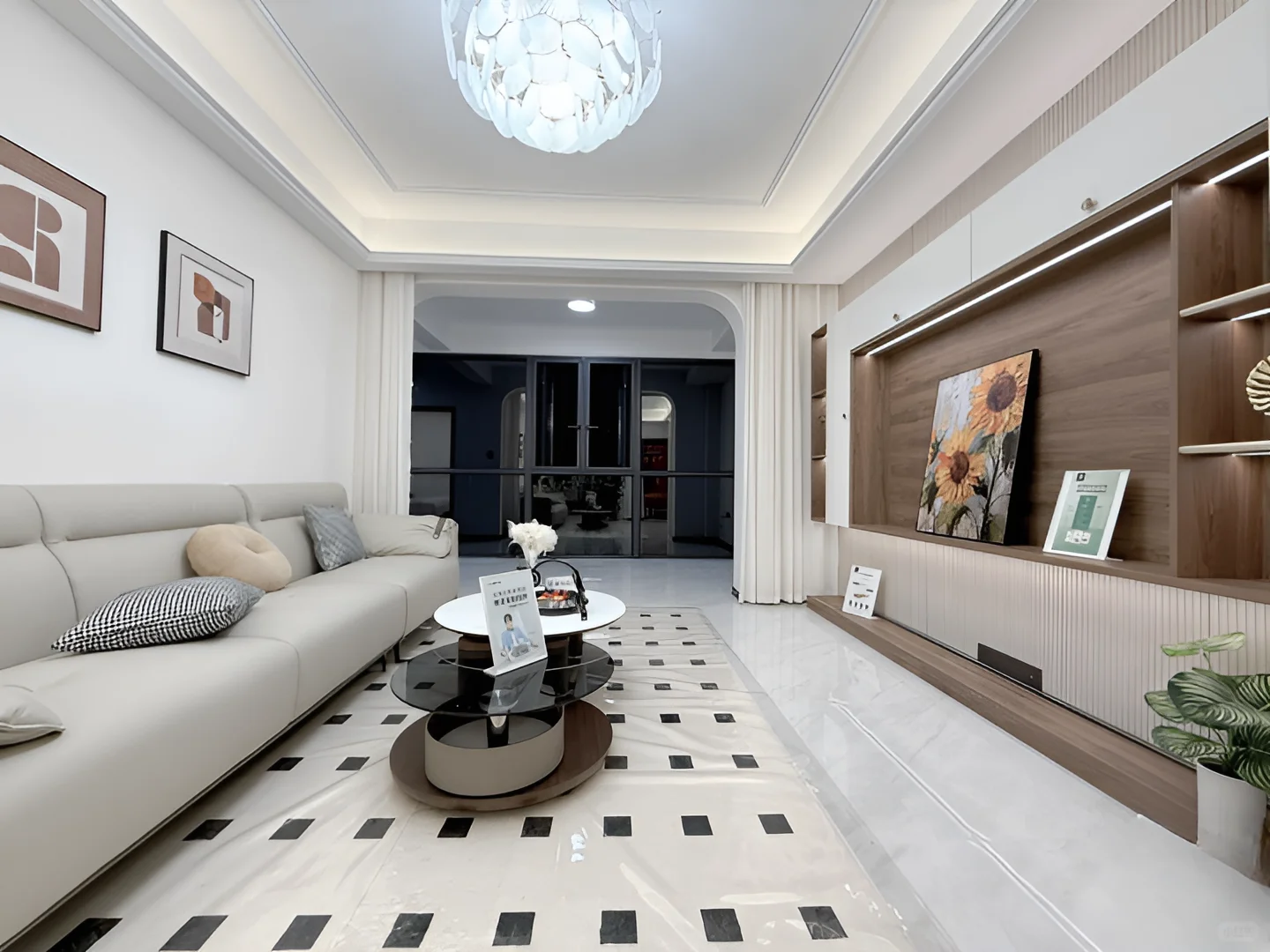 信阳浉河边97.85平 三室两厅 56.8W