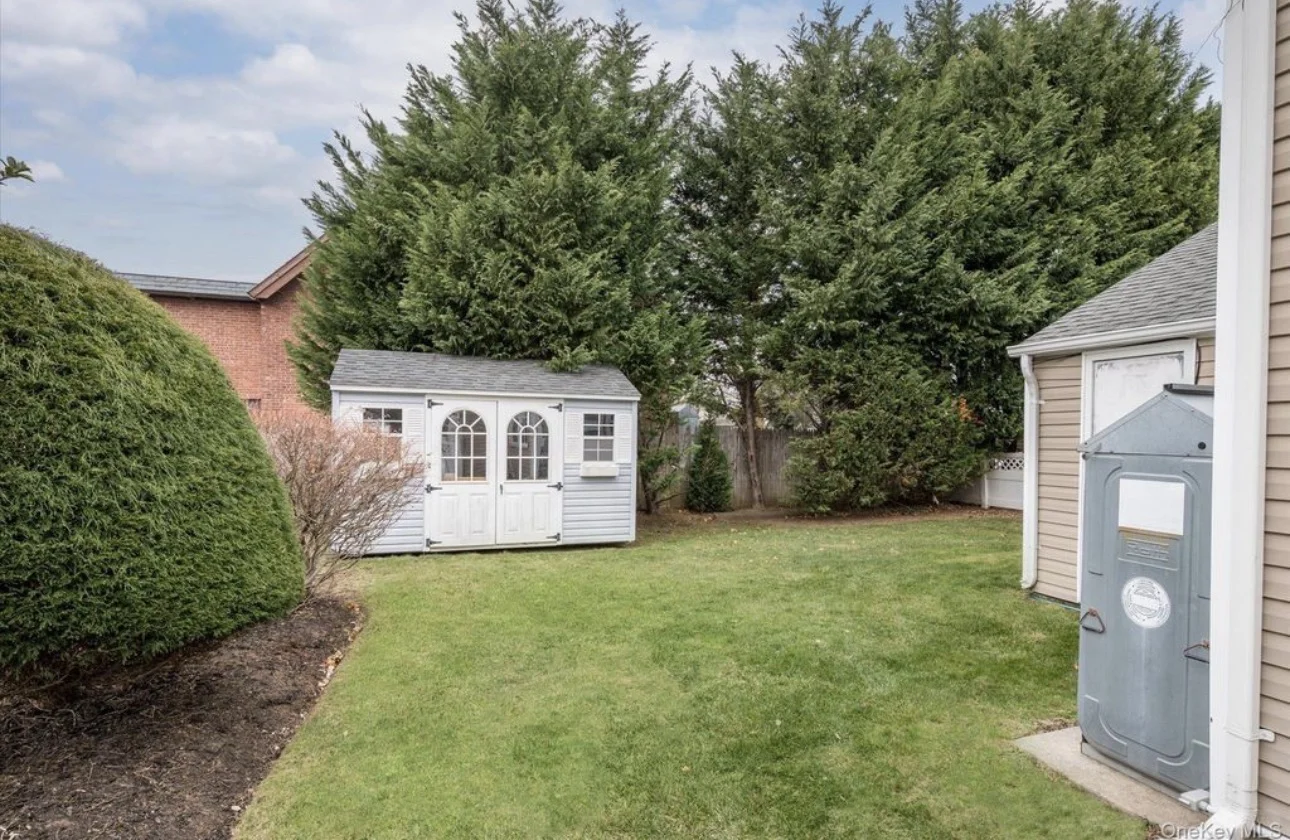 4房3卫 Syosset 学区 108万