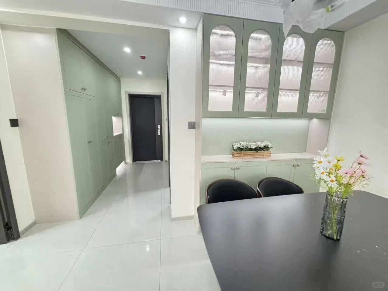 市中心捡漏神房！房东含泪白打工？🏃♀️