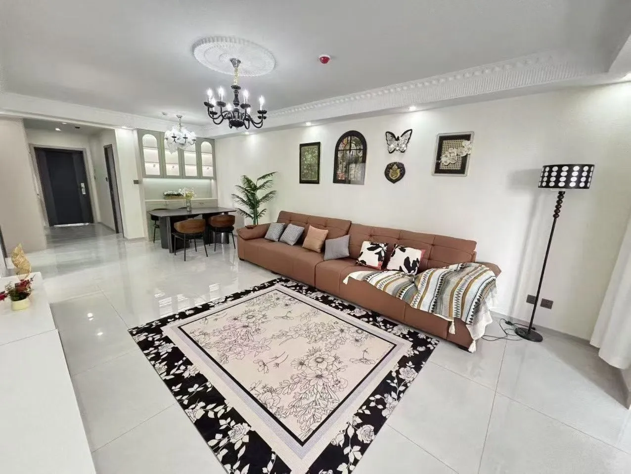 市中心捡漏神房！房东含泪白打工？🏃♀️