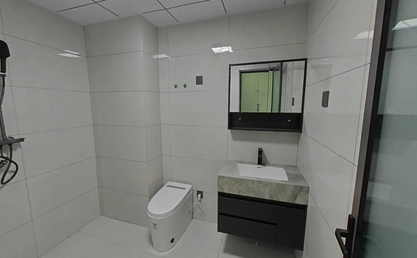 市中心捡漏神房！房东含泪白打工？🏃♀️