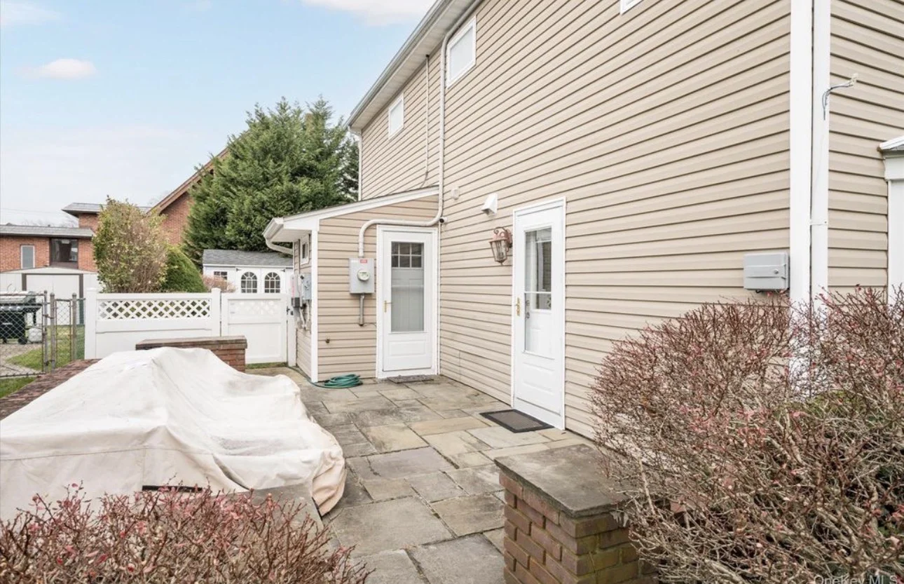 4房3卫 Syosset 学区 108万