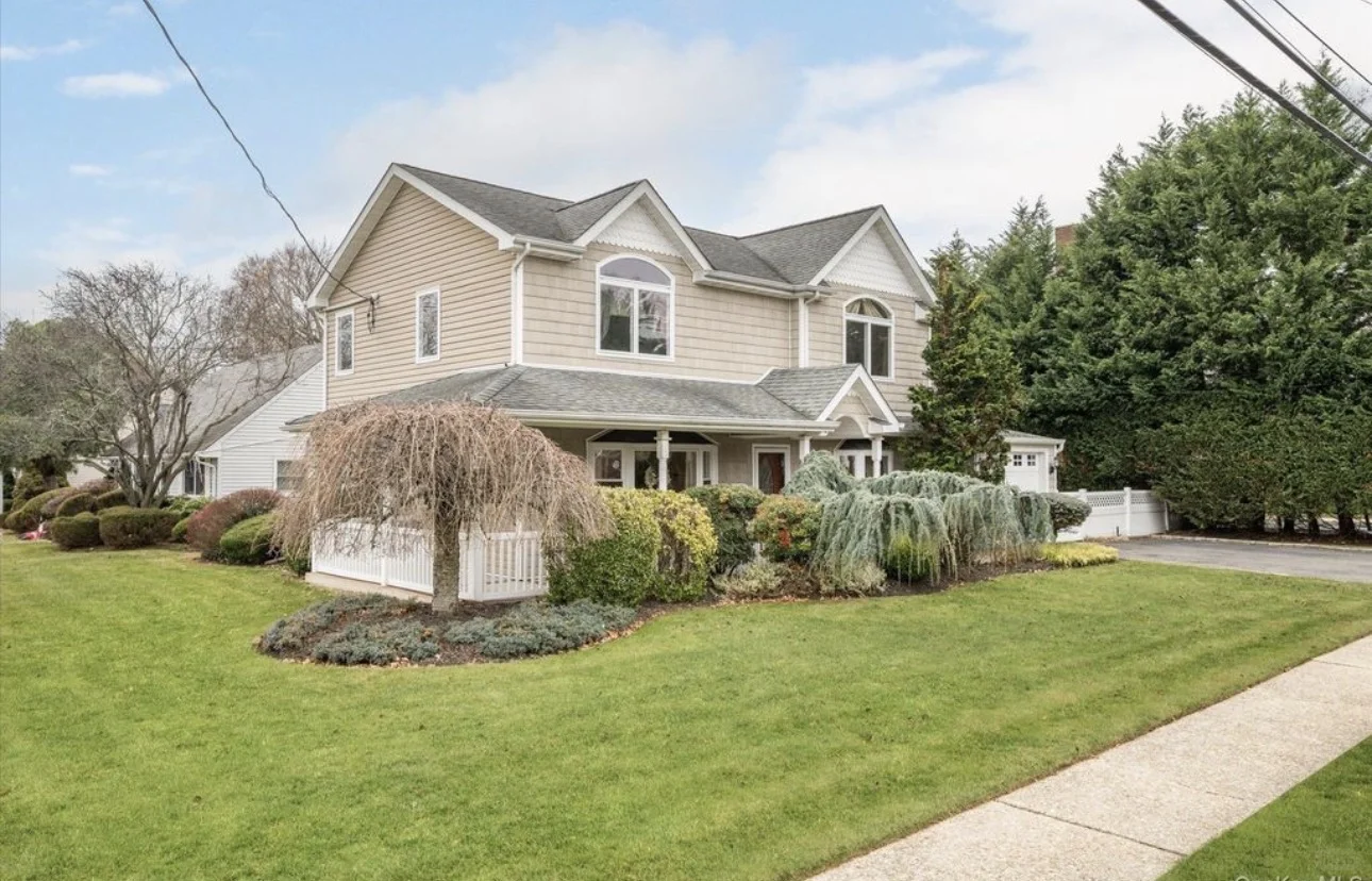 4房3卫 Syosset 学区 108万