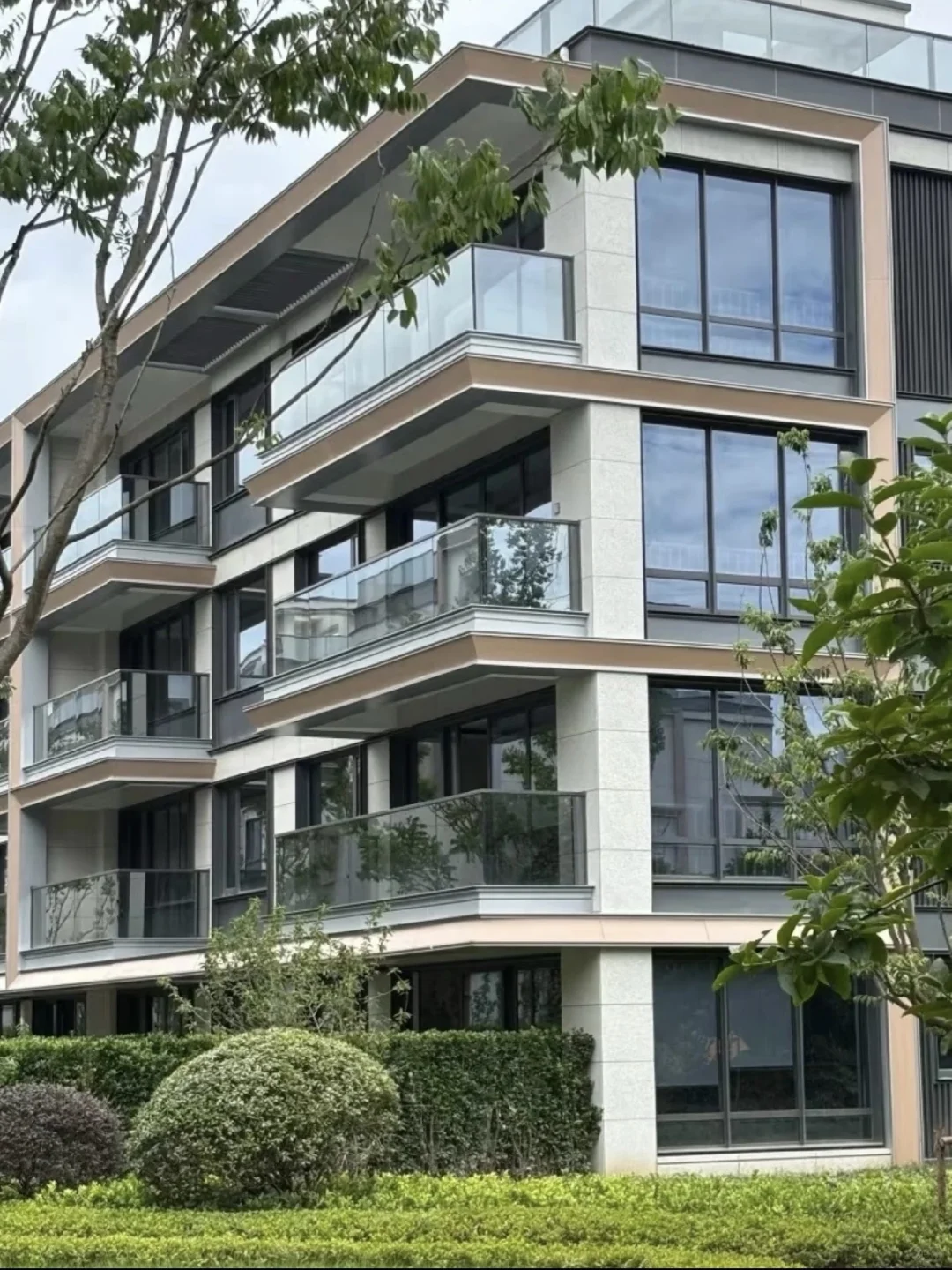 去年400没买，现280w拿下狮山旁143平现房