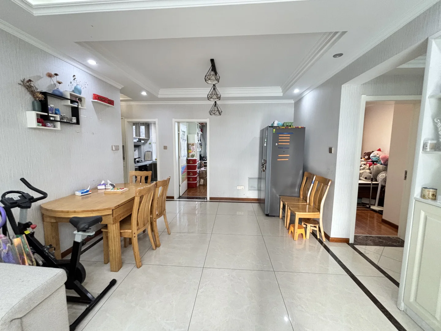 北外滩水城16街区110平三房 100万多点急售