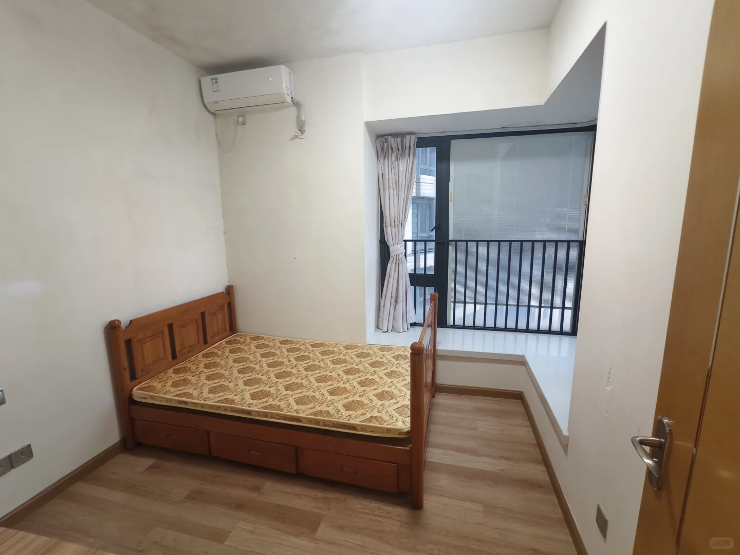 地铁4/3号线地铁口亚运城天荟