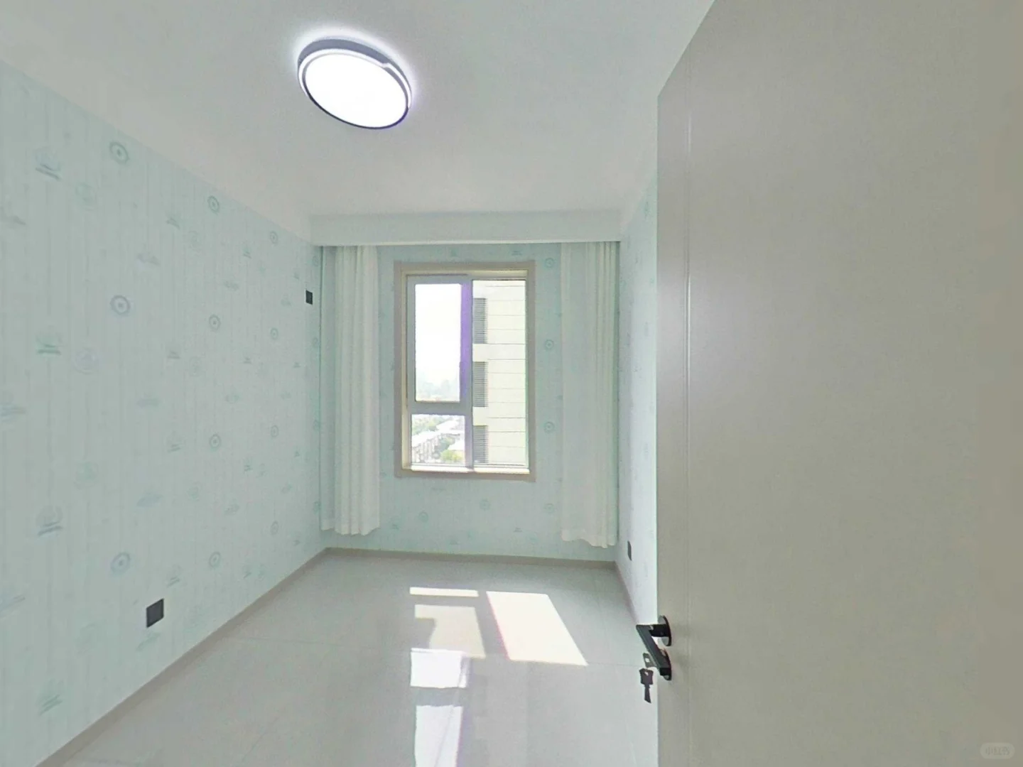 市中心捡漏神房！房东含泪白打工？🏃♀️