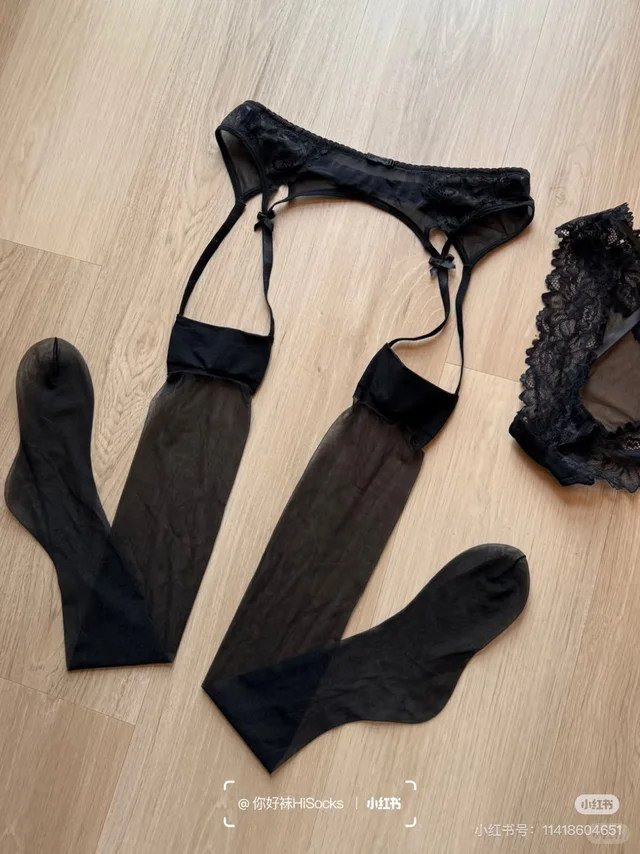 圣诞约会就穿它！黑丝吊带袜真的很绝！