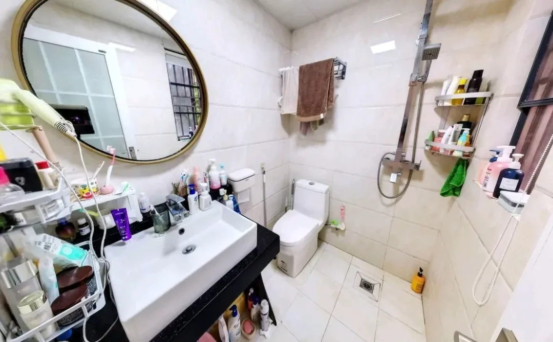 深圳业主卖房🏠自住九年，75平，175w💰