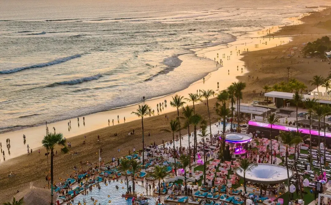 巴厘岛5个游客就1个去过这，现在它正在盖房