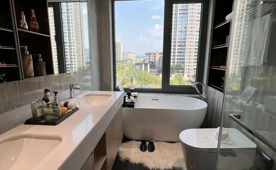 年初170w 现150买主城二环 洋房 68中🎒