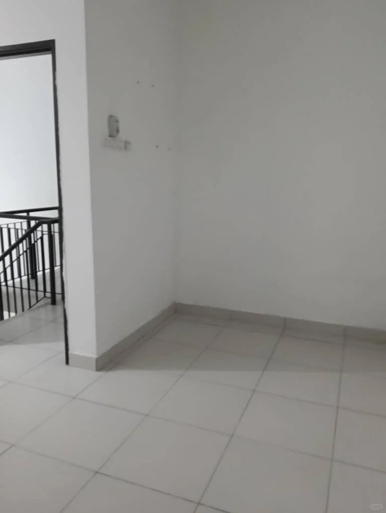 🏡双层排屋出租 RM1200｜近加影万宜