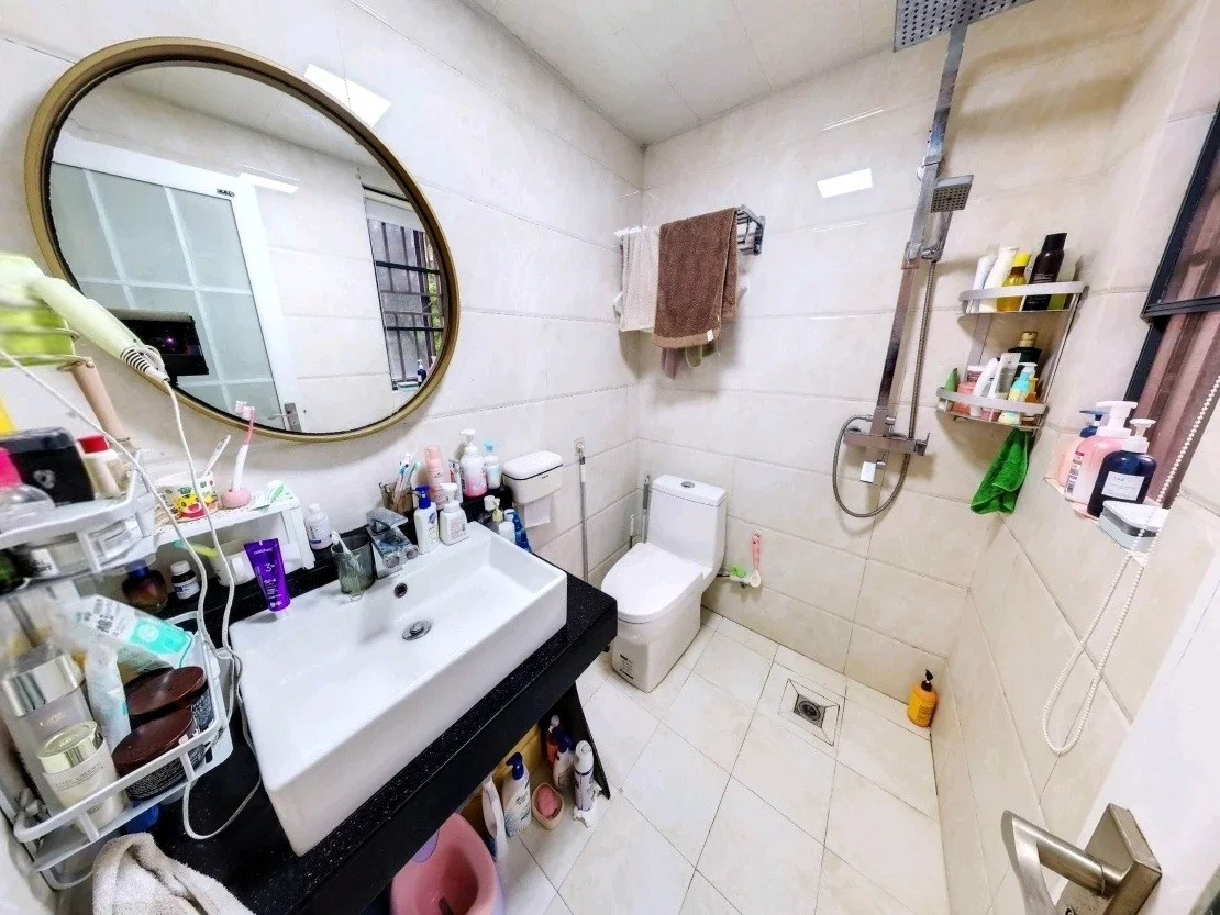 深圳业主卖房🏠自住九年，75平，175w💰