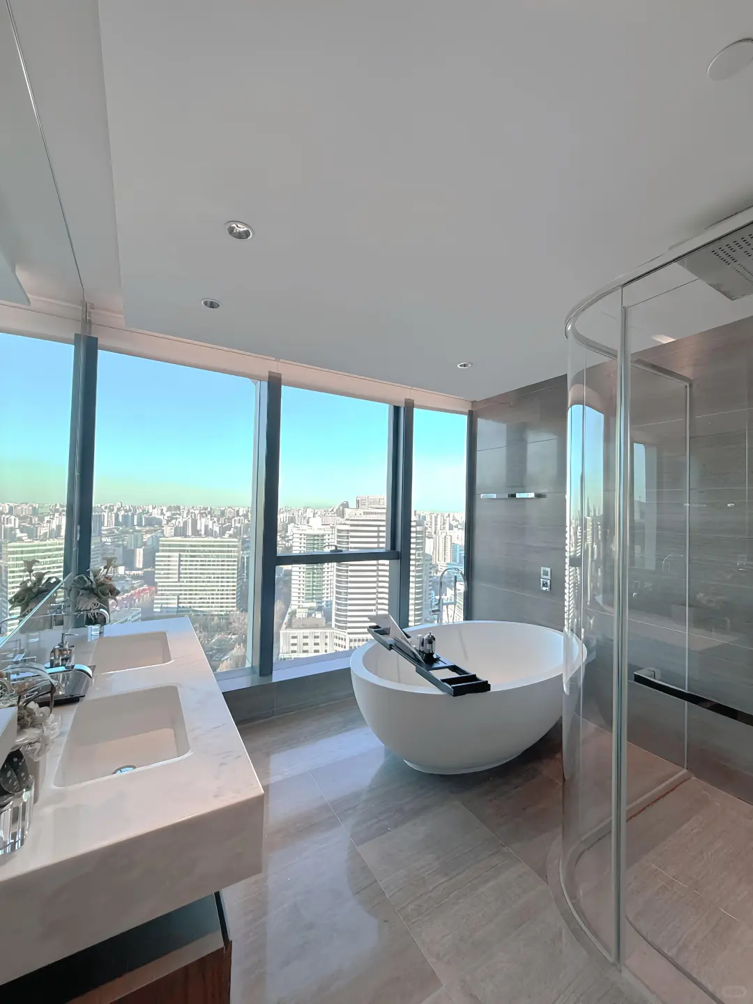 上海静安大平层原价2300万（现在1350万出）