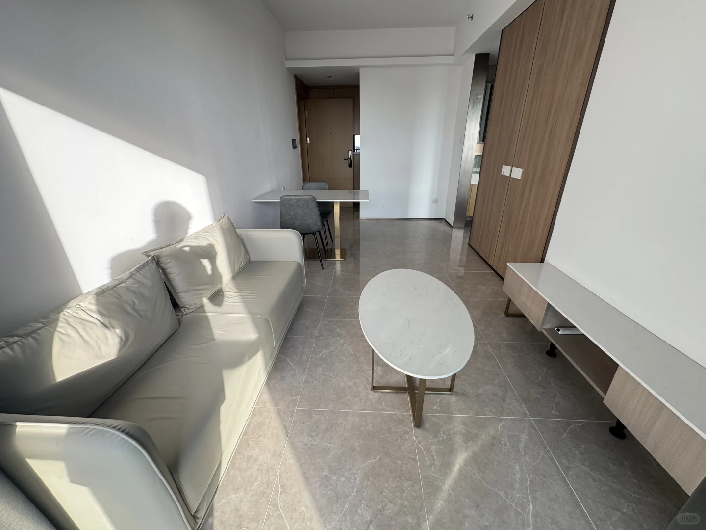 怀德国际一房一厅出租 拎包即住 停车方便