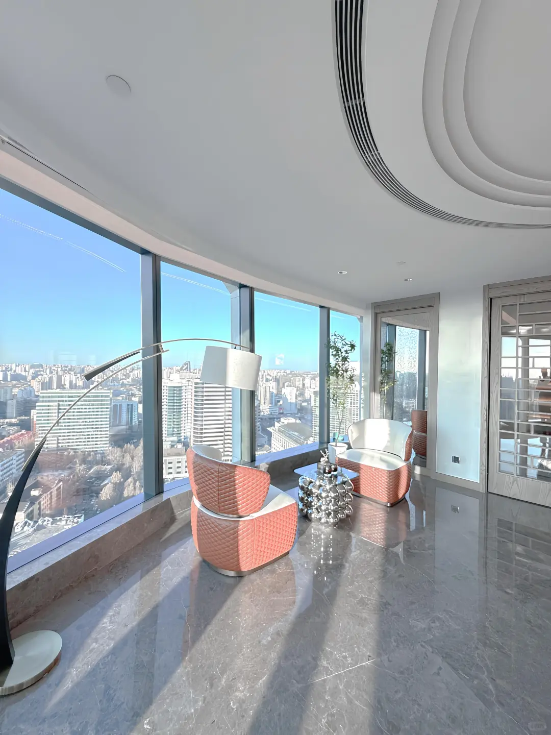 上海静安大平层原价2300万（现在1350万出）