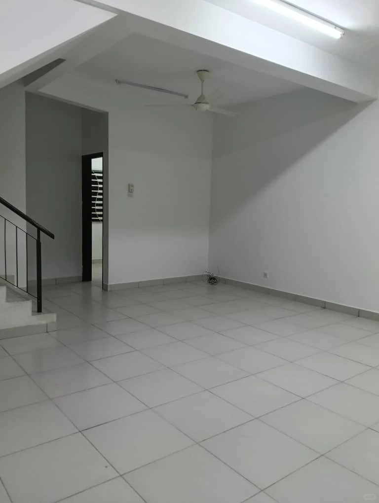 🏡双层排屋出租 RM1200｜近加影万宜