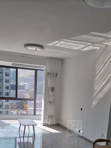 龙谷路金宸府小区6楼三室两厅两卫房屋出租,拎包入住,园林式小区,环境一流,阳光超好,价格美丽,静待长租的有缘人,中介勿扰!! (联系电话:665632,669084) (联系电话:13884335632)
![