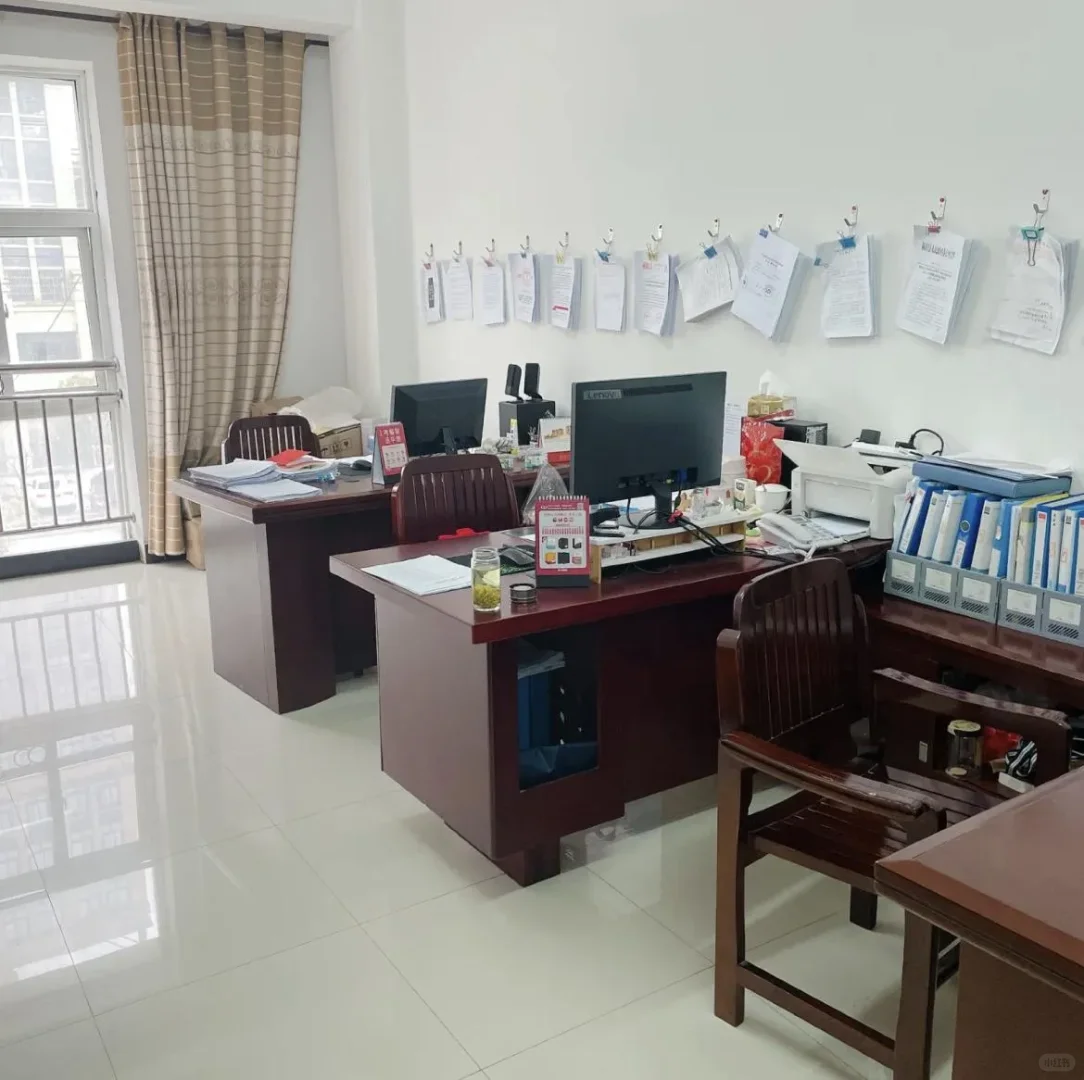 武汉某中专需要教务行政，双休 大专就行