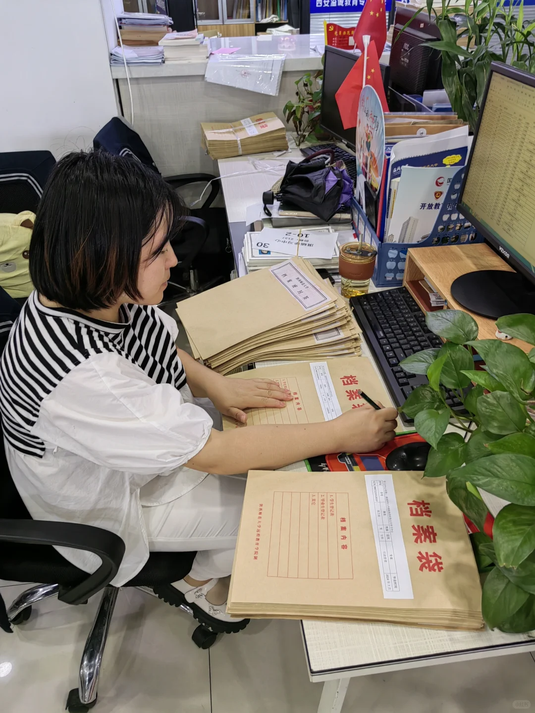 整理毕业档案快来看看有没有你的教务老师✅