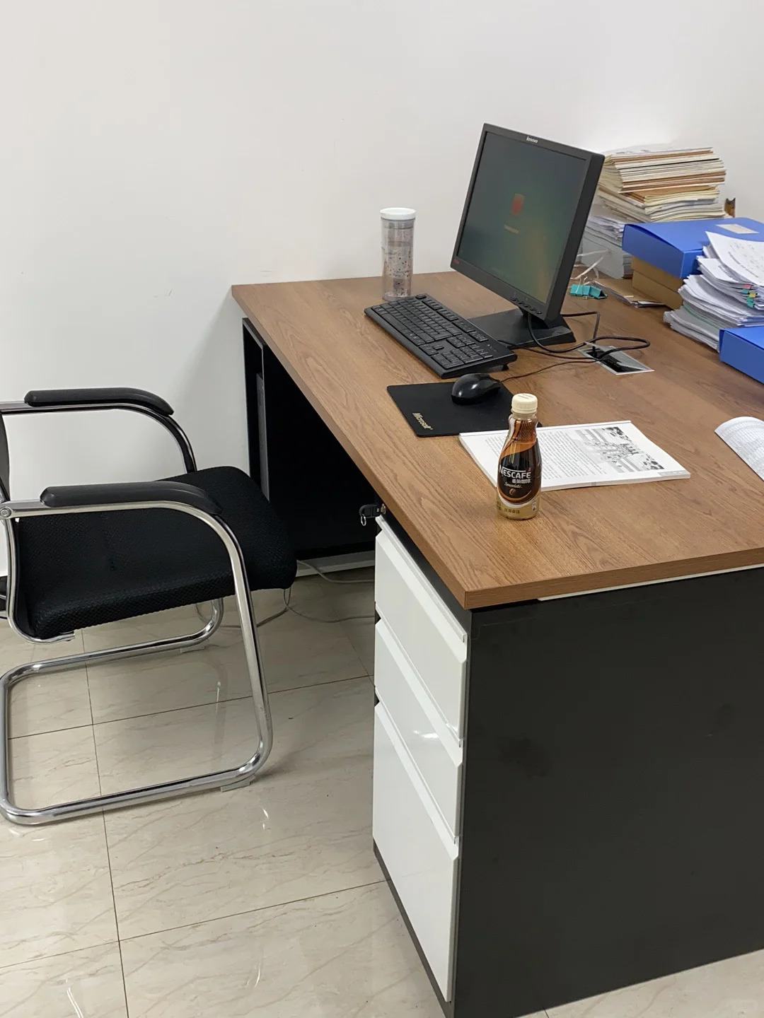 有寒暑假的高校行政人员