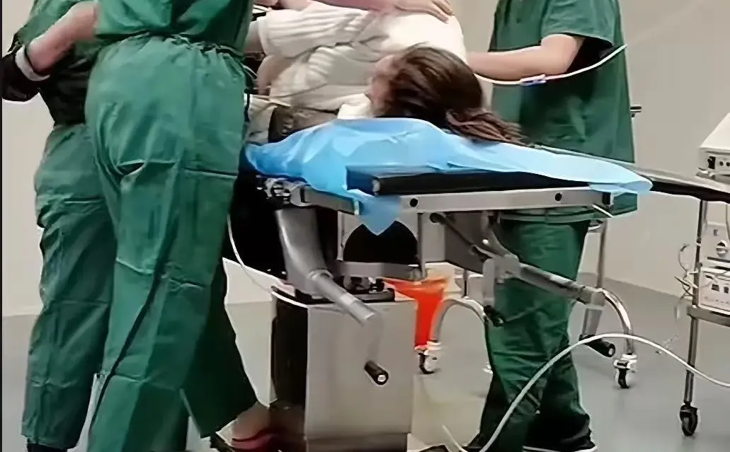 剖宫产背后的真相:为什么安全成了“特权”