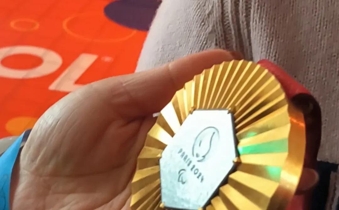 乒乓球运动员以澳大利亚为例升学 + 运动