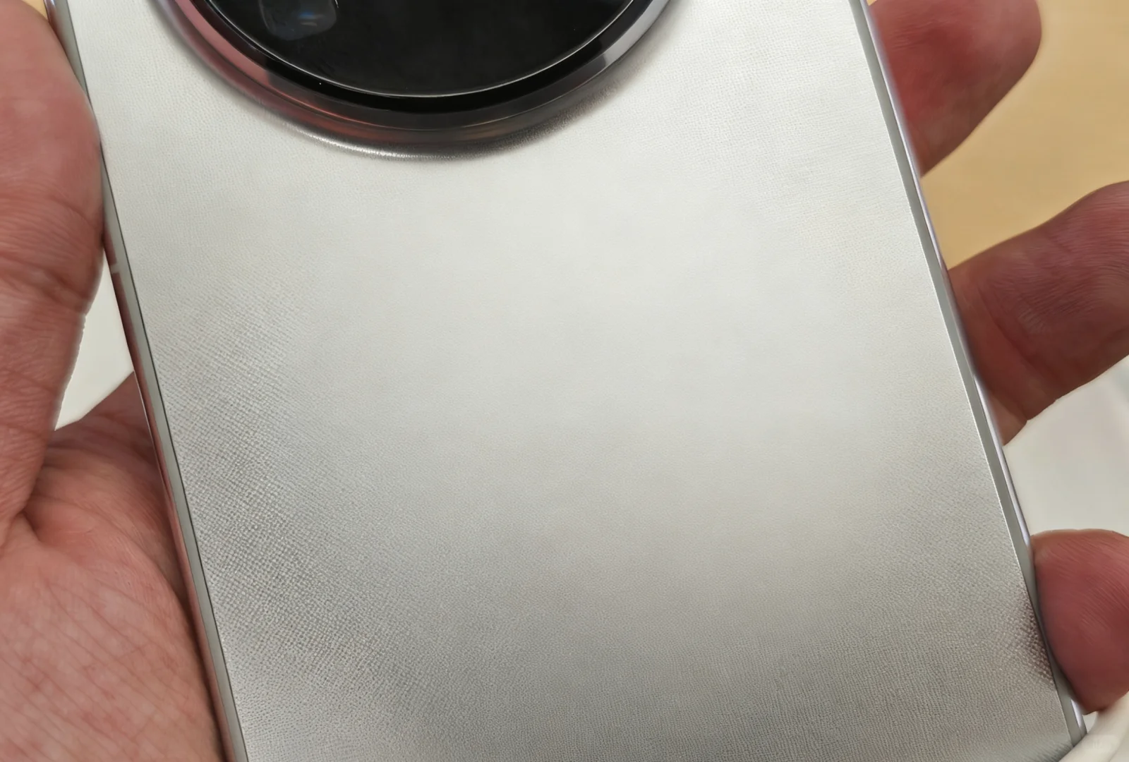 去掉华为Mate 80系列网友吐槽的星环