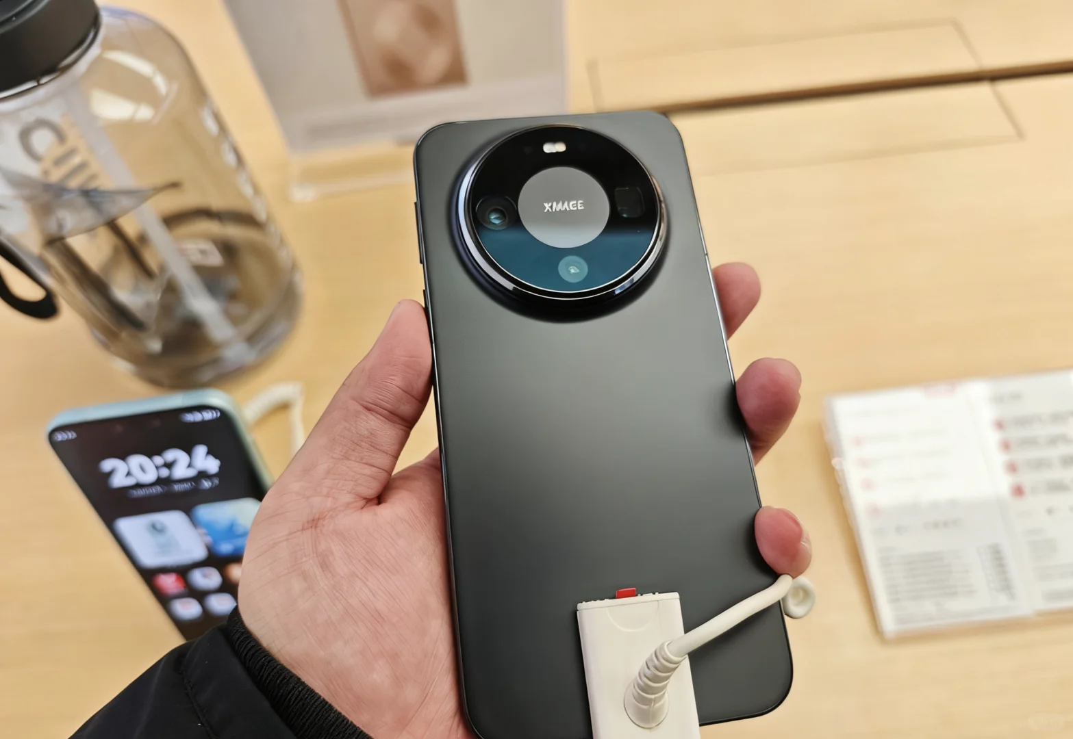 去掉华为Mate 80系列网友吐槽的星环