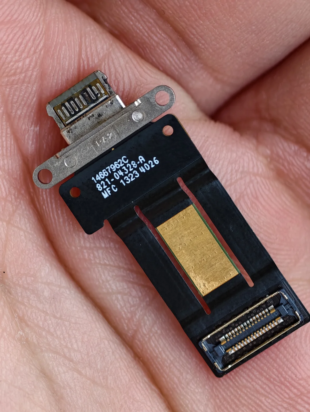 血的教训！千万不要用安卓线给ipad充电！