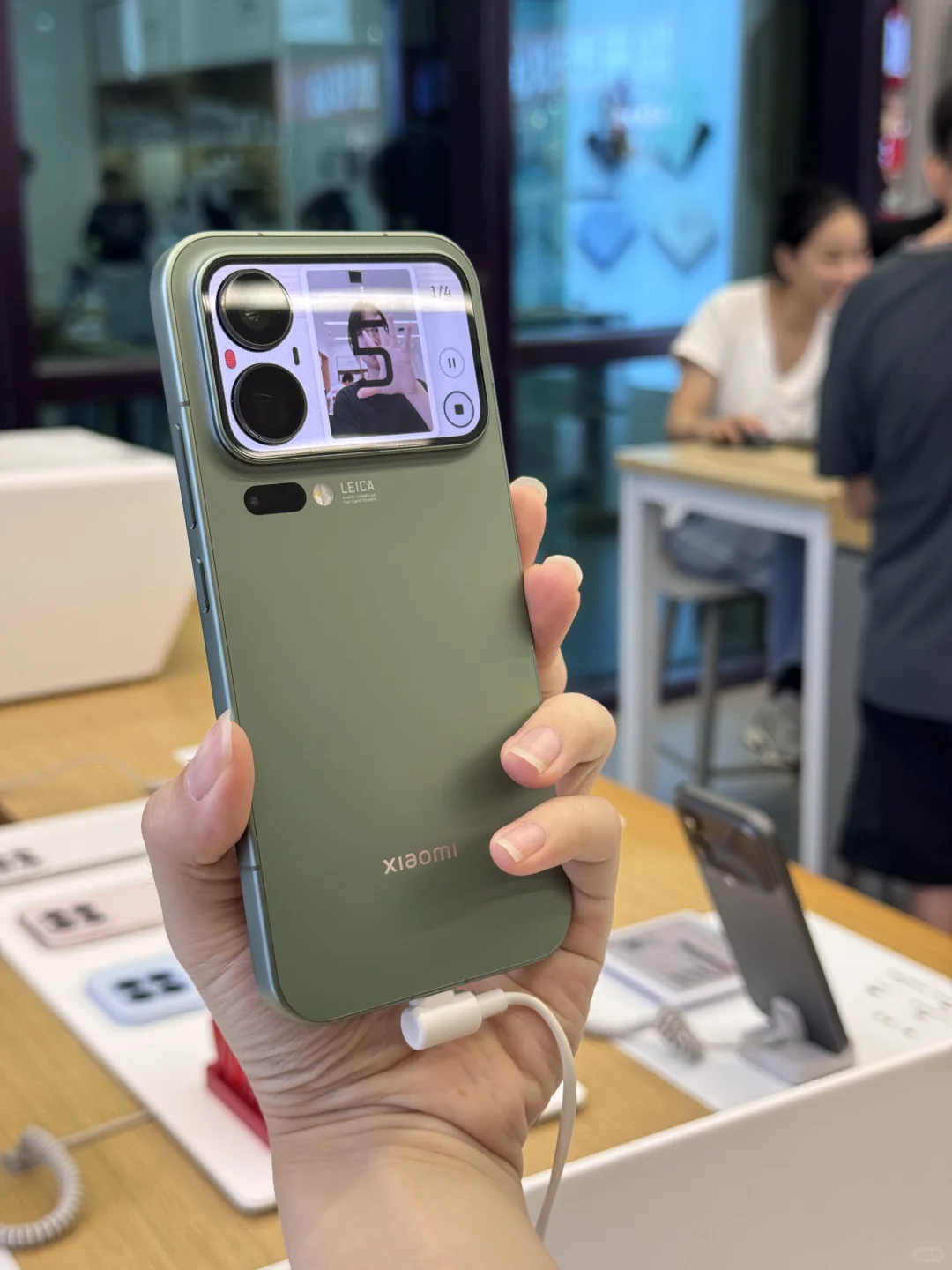 意外有趣，玩了半小时背屏😂直接拿下