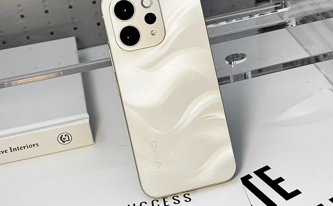 这外观一眼心动🧡vivo S50的美学设计我吹爆