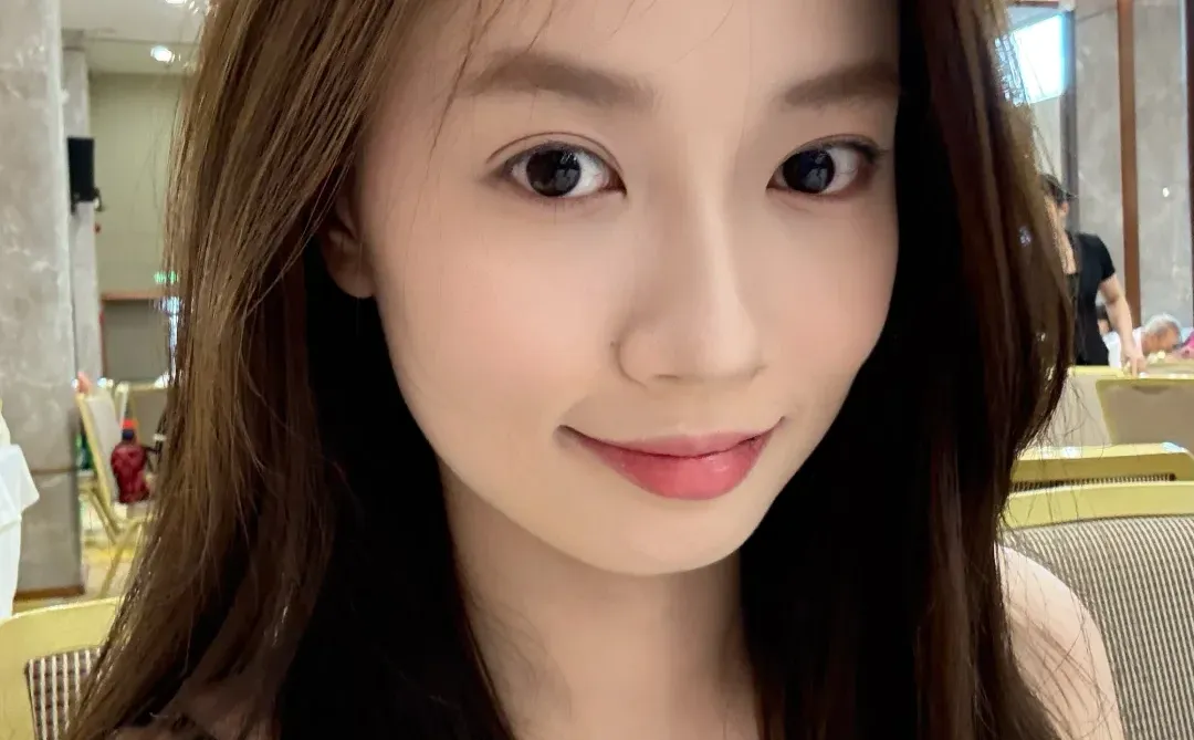 听说鸿蒙智行车主都是颜值担当