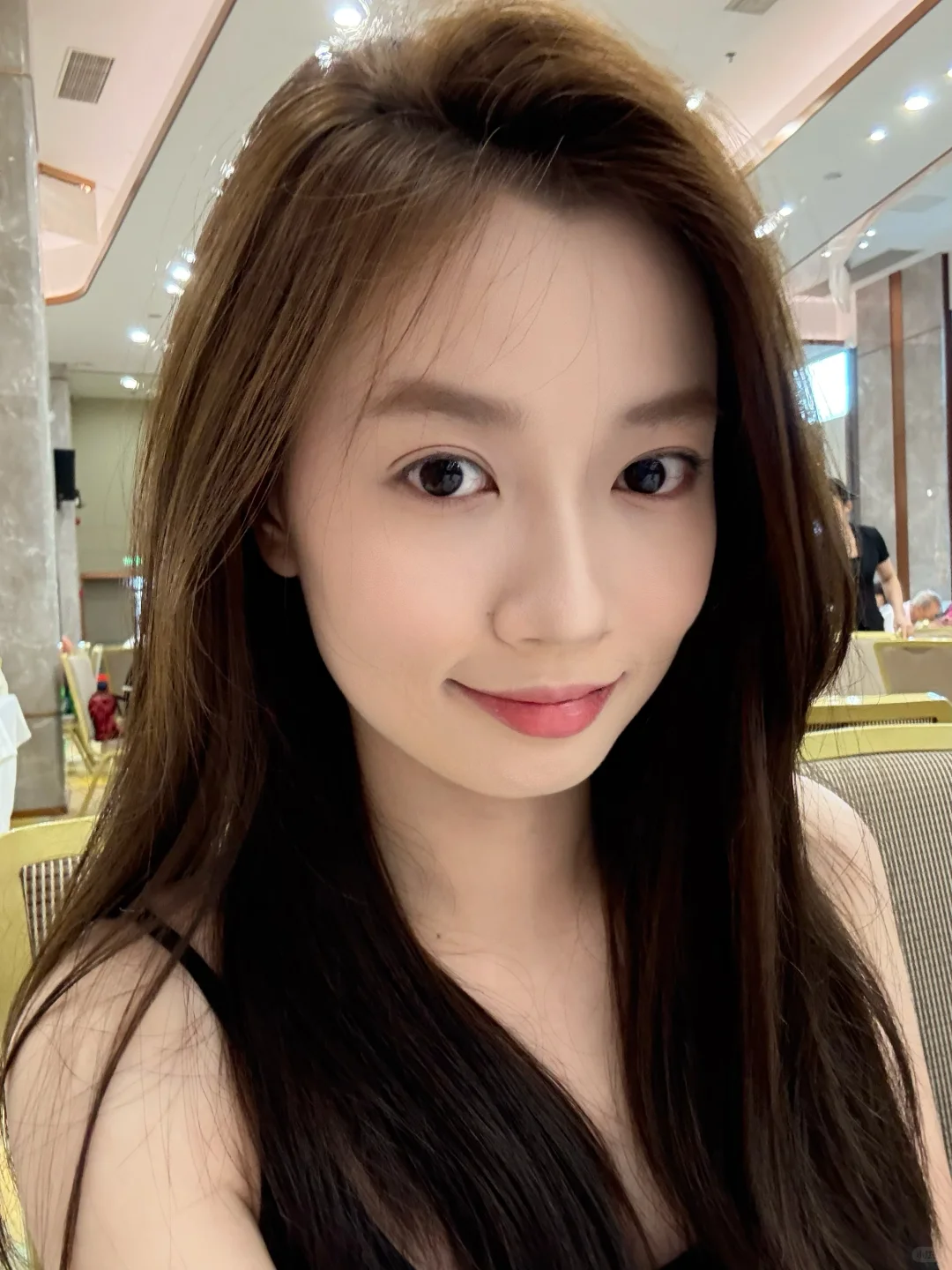 听说鸿蒙智行车主都是颜值担当