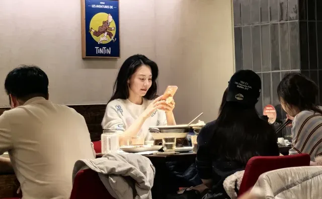 吃饭偶遇明星！