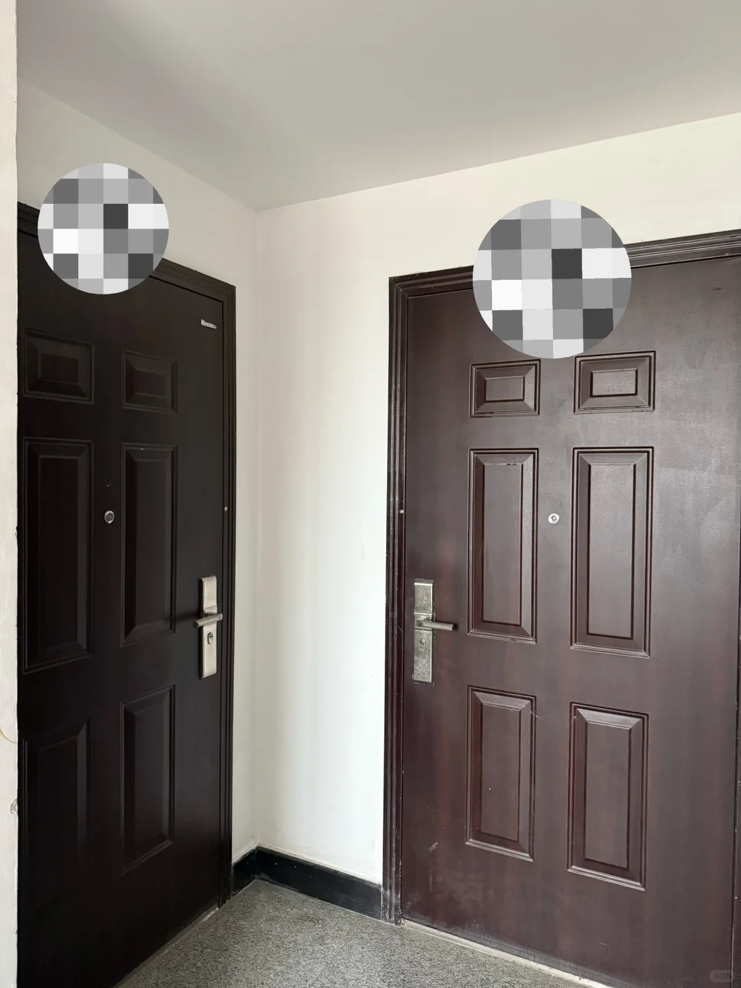 求助：两个女生一个月内两次被楼下贴条