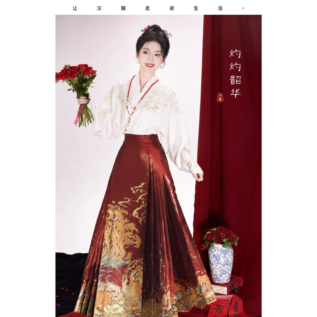 一套利用率很高的婚恋轻礼服