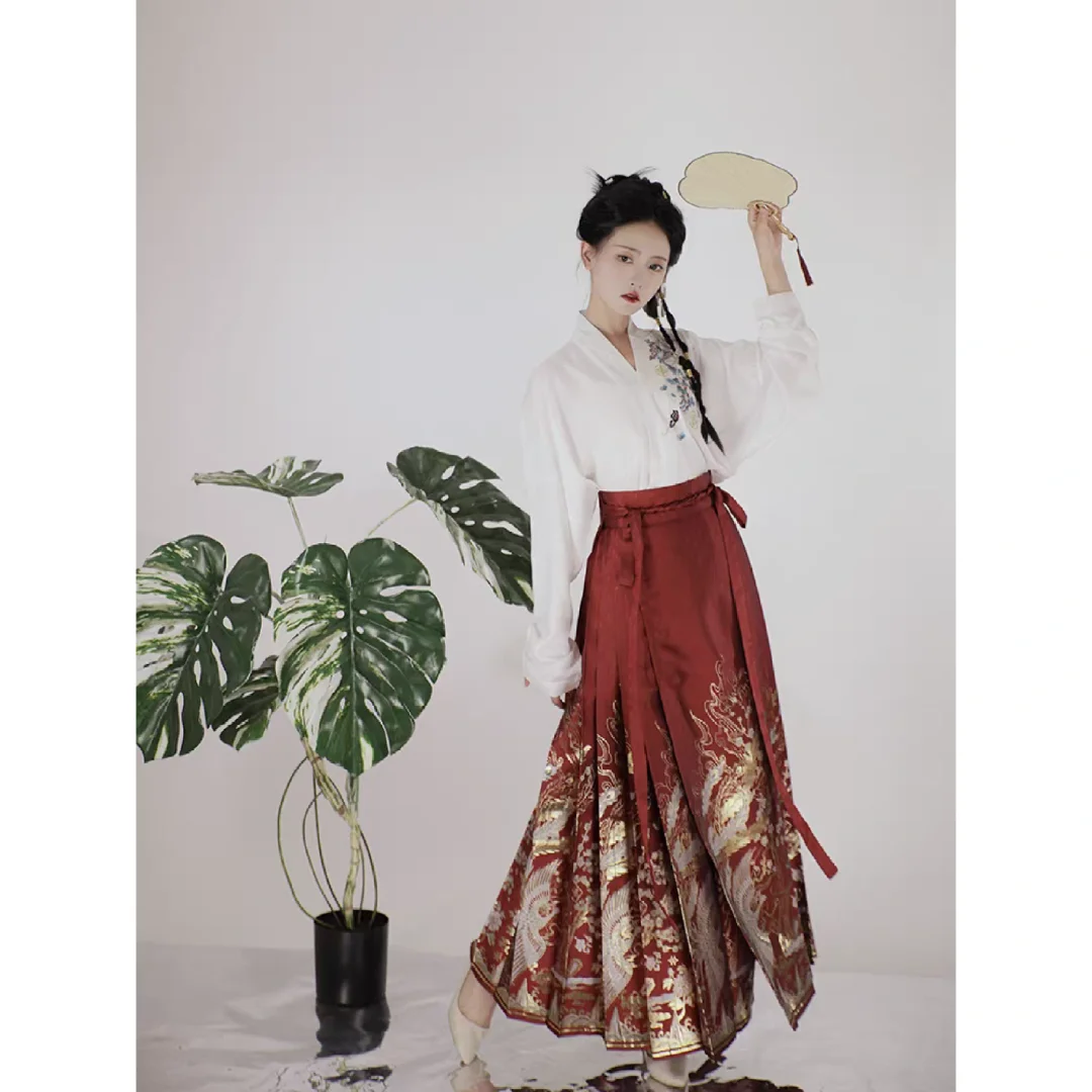 一套利用率很高的婚恋轻礼服