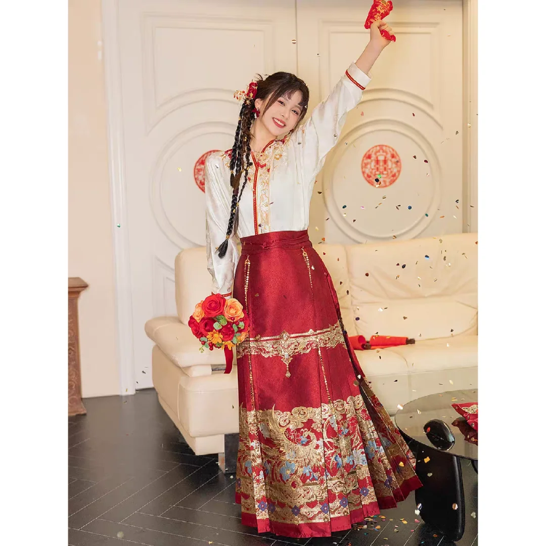 一套利用率很高的婚恋轻礼服