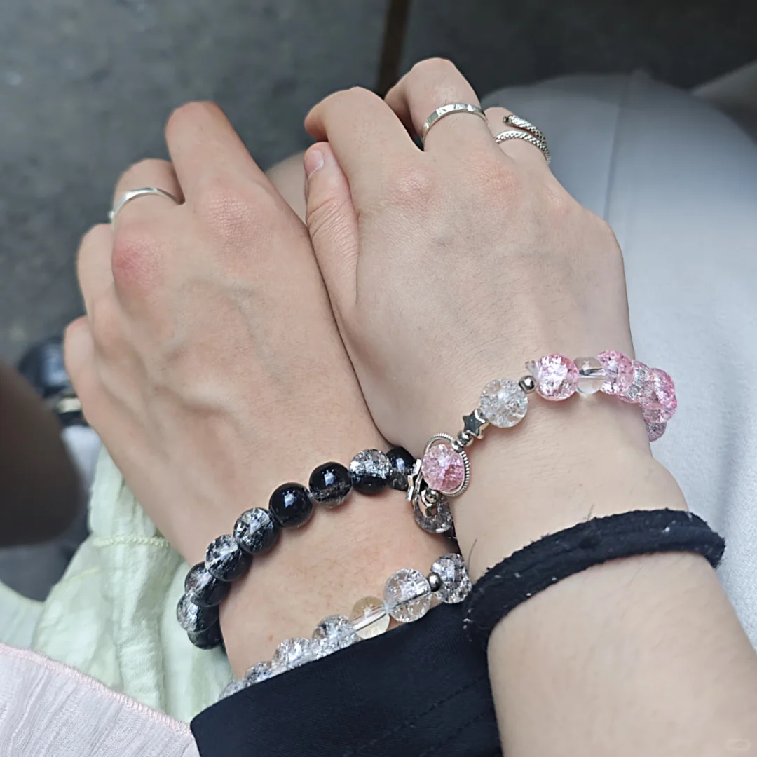 被180弟弟亲到腿软，从壁咚到床咚