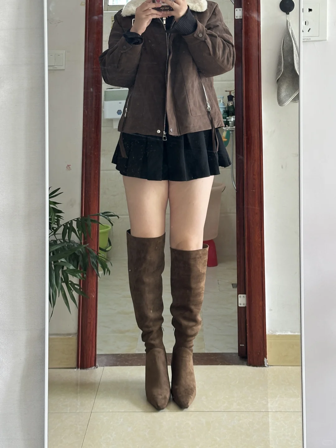 男朋友说我腿光看有点粗…但穿上靴子后绝了