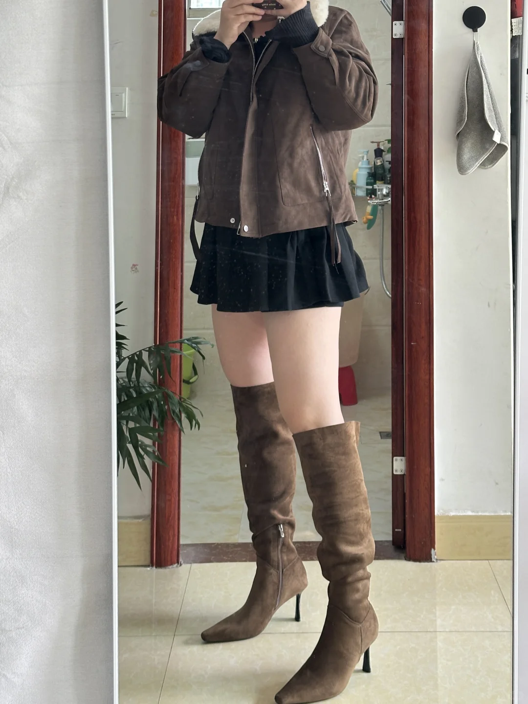 男朋友说我腿光看有点粗…但穿上靴子后绝了