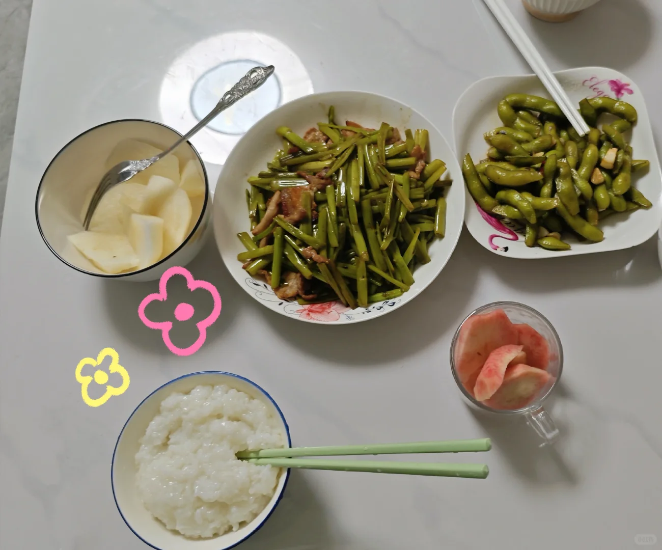 和女朋友宅家的周末下午