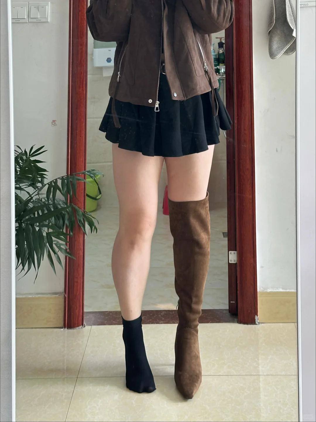 男朋友说我腿光看有点粗…但穿上靴子后绝了