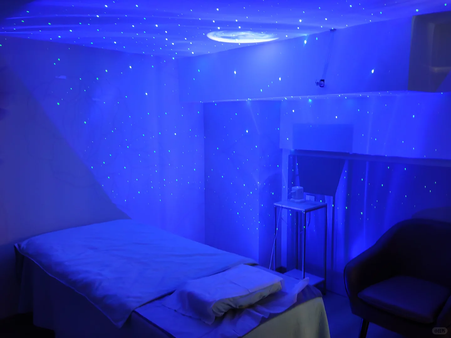 男朋友手刷到广州的这种按摩店环境正常吗？