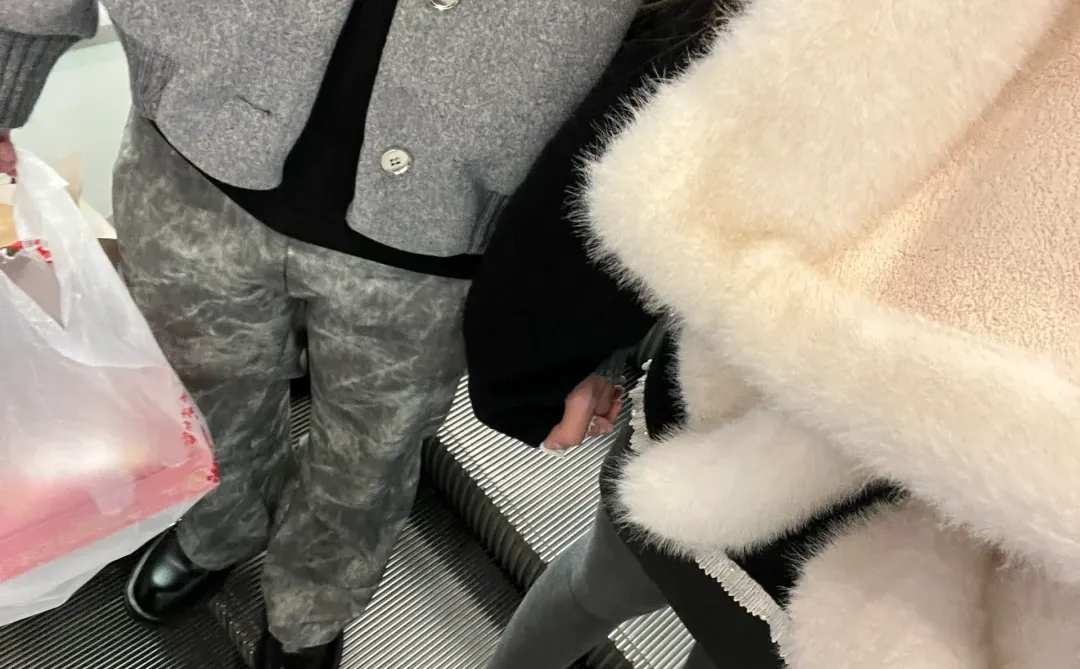 👩‍❤️‍👨