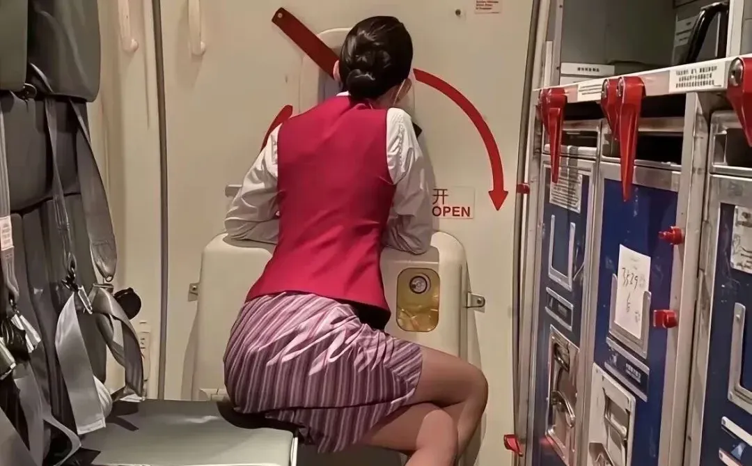 成都98空姐 真诚等待一个愿意陪我过冬的boy