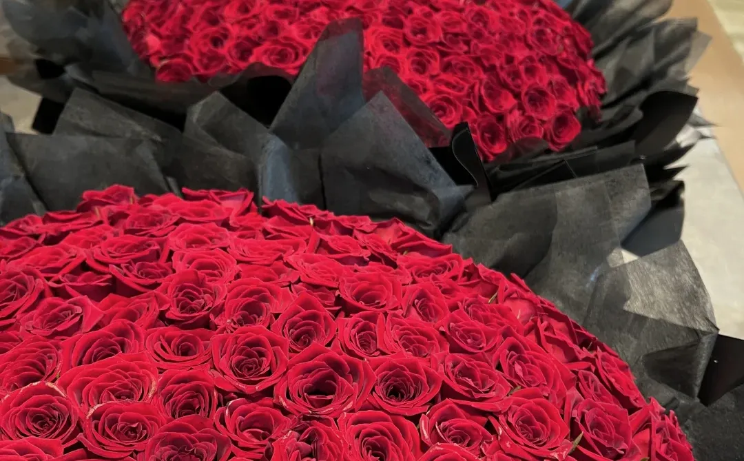 恋爱要从一束花和正式的告白开始…