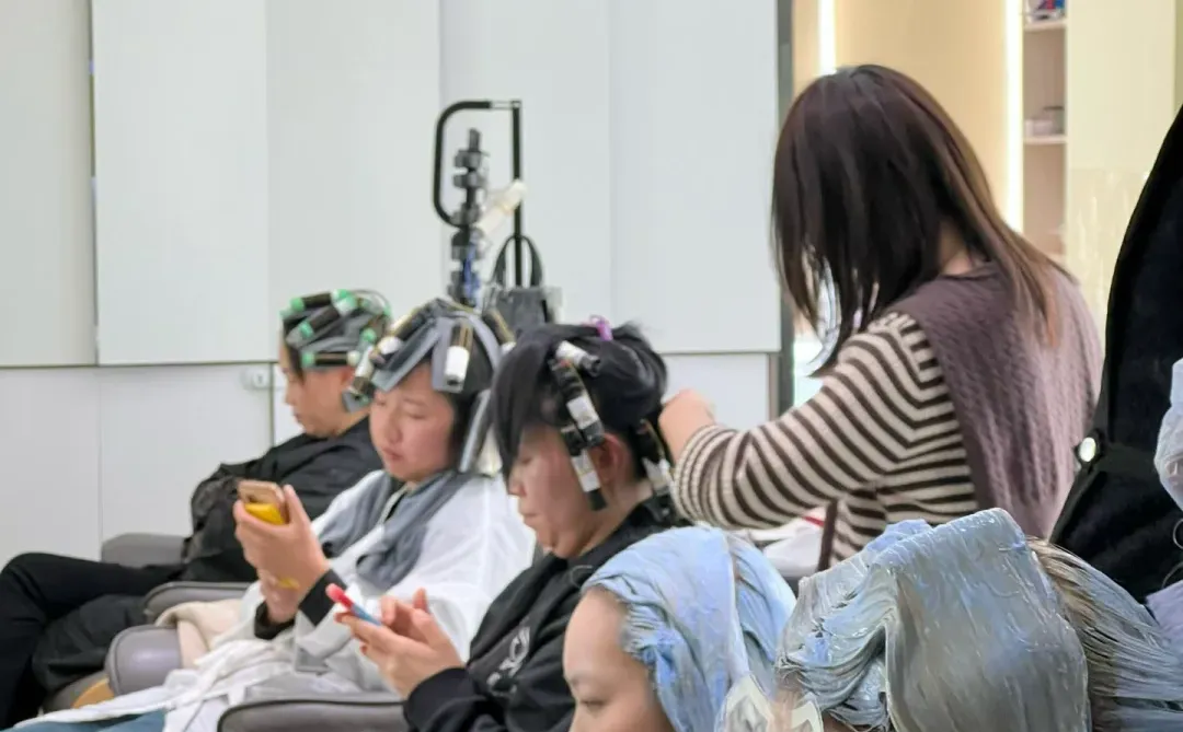 我女朋友是个00后女托尼